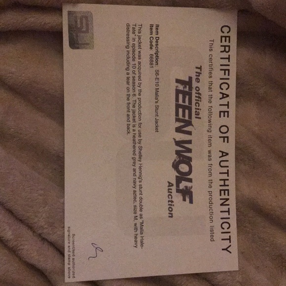 ASO TEEN WOLF ( SCREEN USED ) - Picture 2 of 5